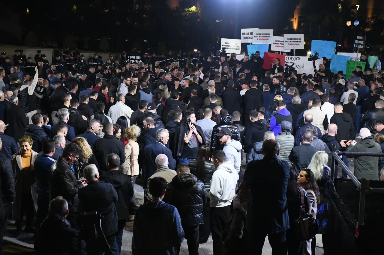 TikTok kapatıldı, halk ayaklandı! 14 yaşındaki çocuğun başına gelenler sonrası hükümet karar aldı