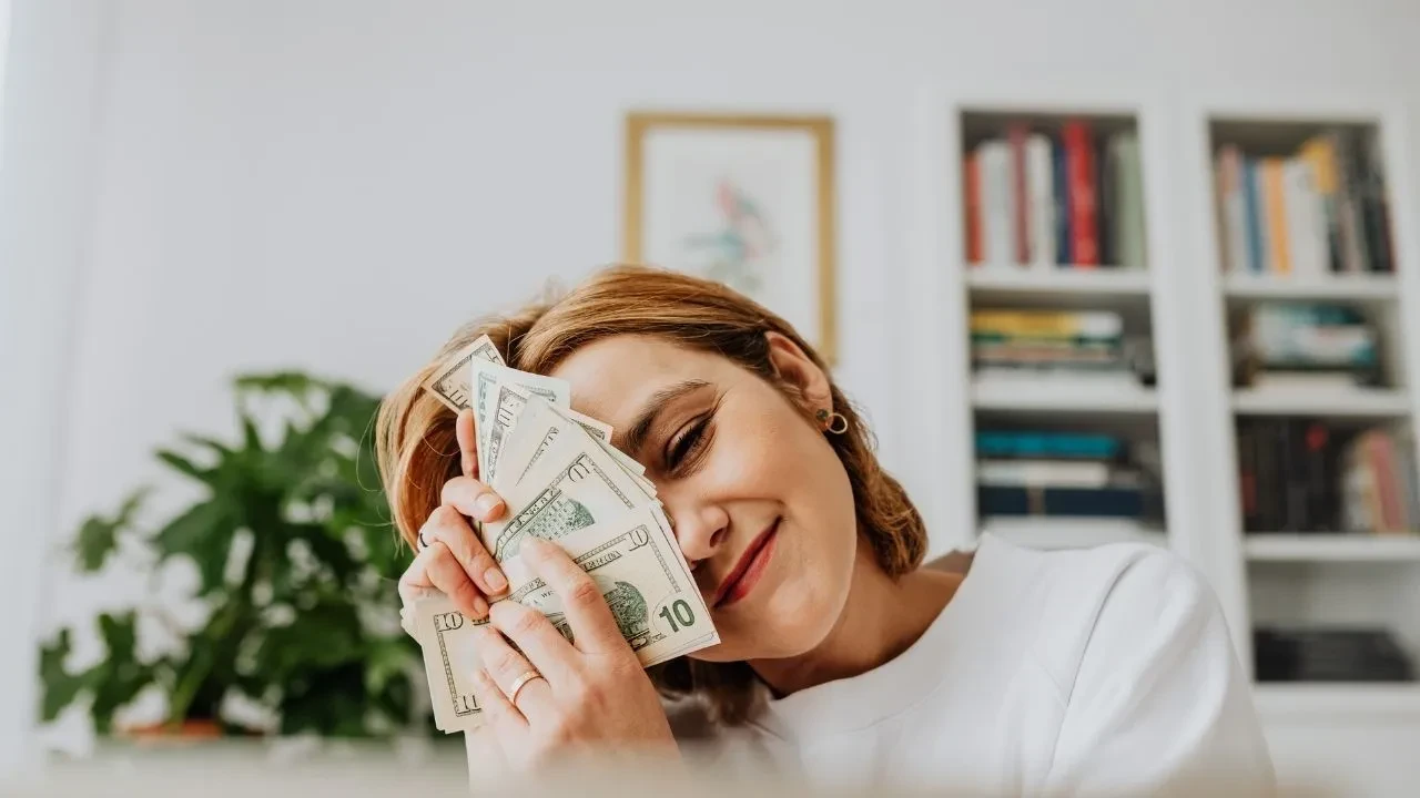 Türk öğrenciler dolarla para kazanıyor! Okulu bıraktıran o meslek hem fırsat hem risk