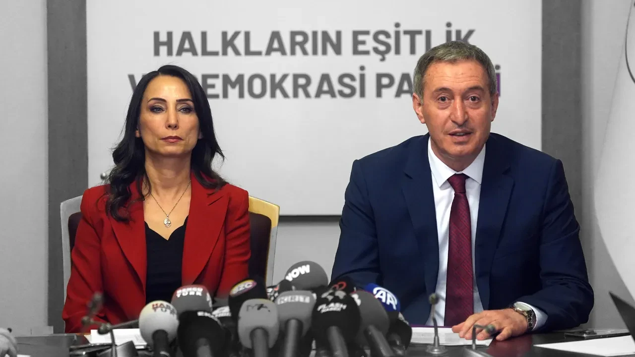 AK Parti ile DEM Parti arasındaki görüşmede neler talep edildi? Fatih Atik canlı yayında açıkladı