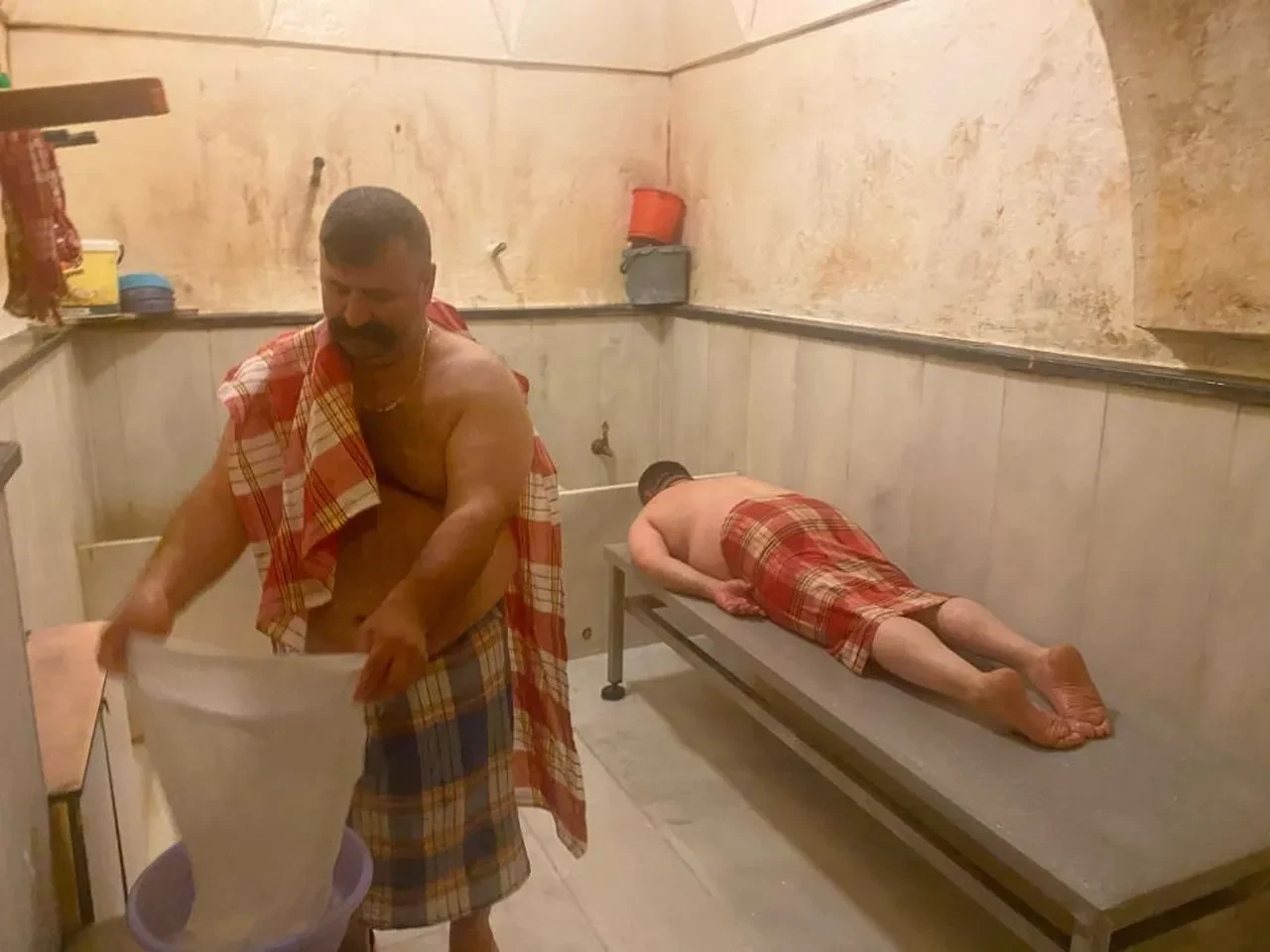 Gençlerin yüzüne bakmadığı meslek tehlikede: Günde 15 saat çalışıyor, aylık 50 bin TL kazanıyor