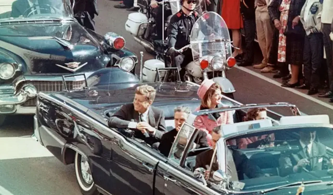 Gizli belgeleri Trump servis edecek: Jeffrey Epstein olayı ve Kennedy suikastına dair sırlar ortaya çıkıyor