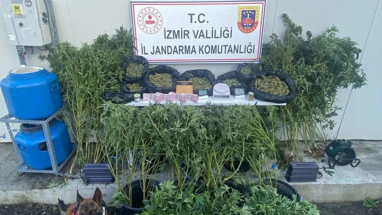 İzmir'de 65 yaşındaki torbacılar yakalandı