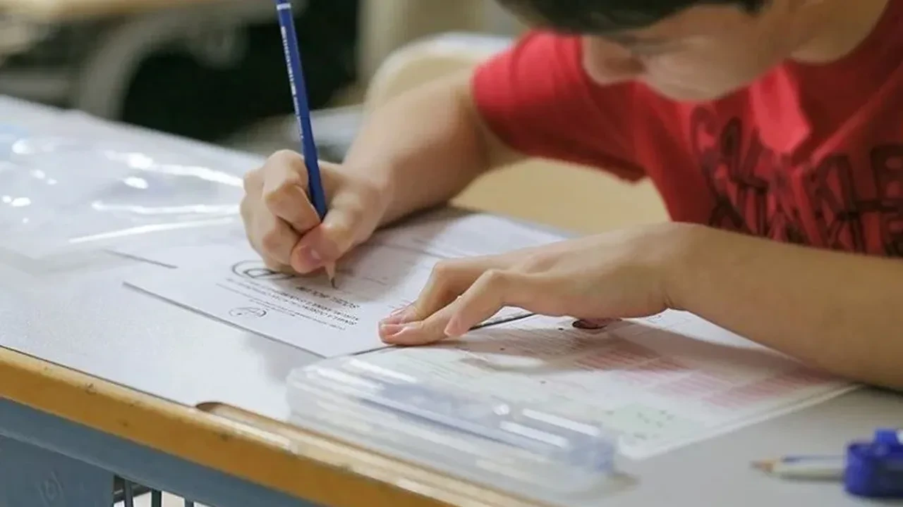 2025 LGS başvuru kılavuzu yayımlandı! İşte başvuru tarihi 