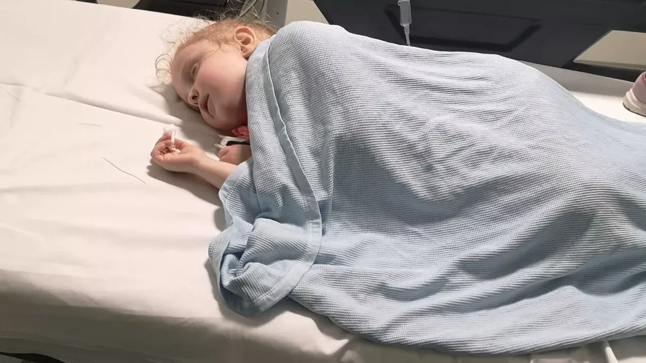 Buzlu, şekerli içeceği tüketen çocuk aniden bayıldı! Doktorlardan uyarı gecikmedi