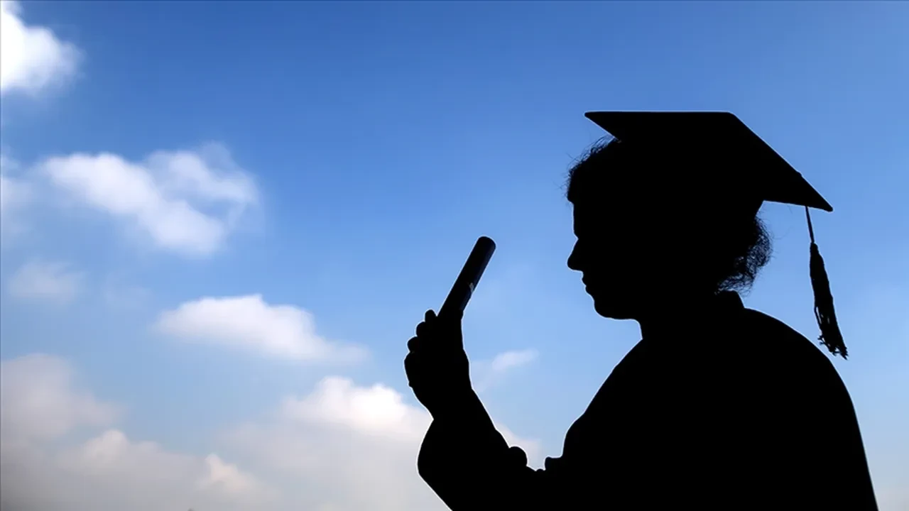 Cumhurbaşkanı adayı olmak için üniversite diploması şart mı? İşte anayasada yazan şartlar