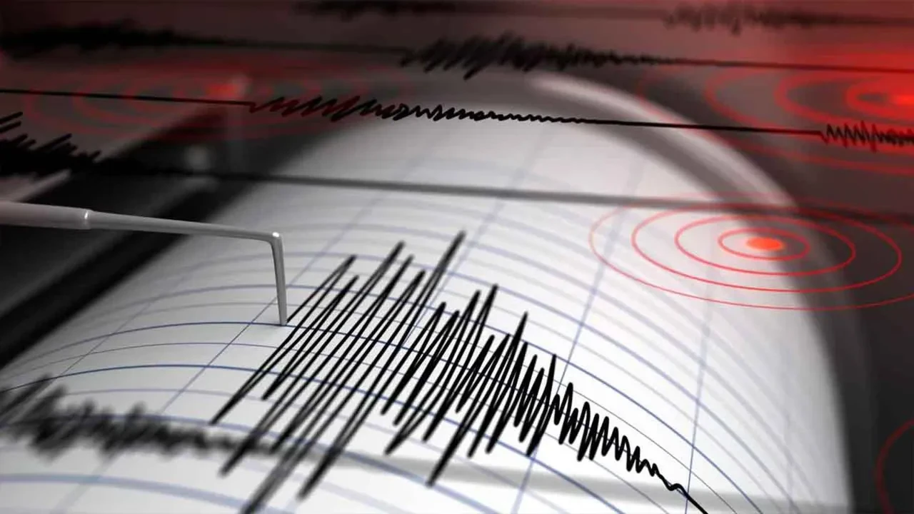 Endonezya'da 6 büyüklüğünde deprem