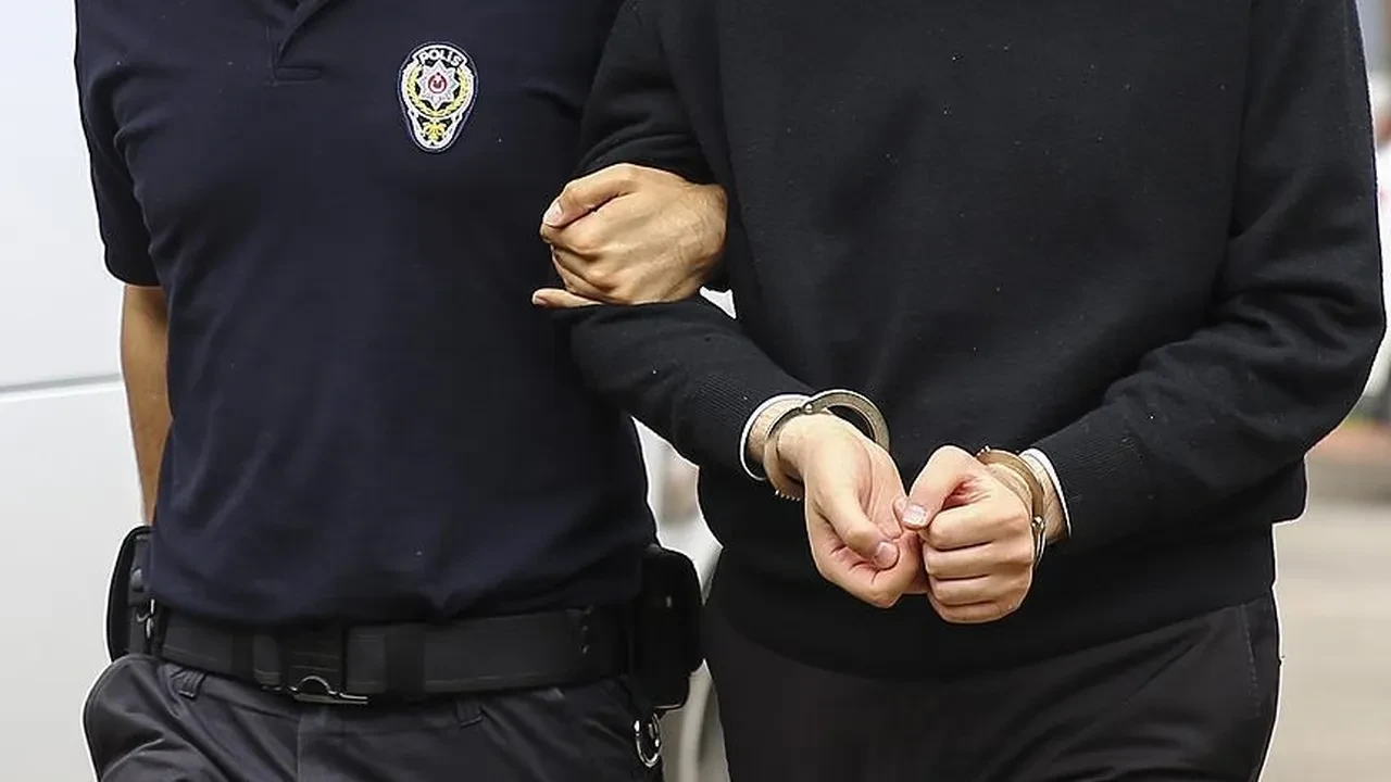 FETÖ'nün şantaj kasetlerini saklayan eski emniyet müdürü yakalandı