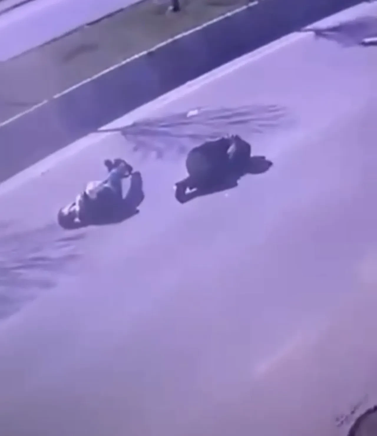 Muş'ta feci motosiklet kazası: 3 kişi yaralandı! Kaza anı kamerada