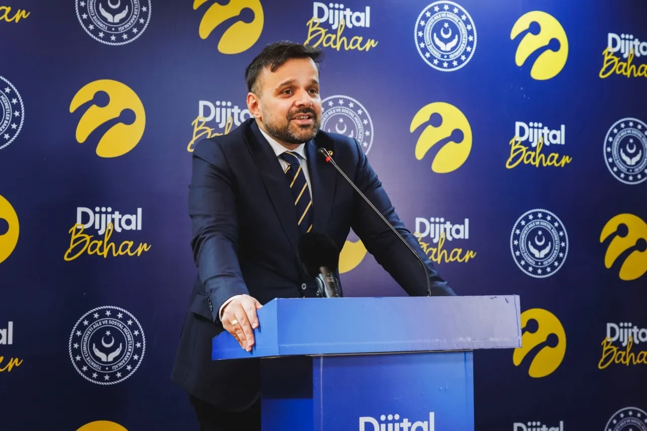 Turkcell'den huzurevlerine dijital dönüşüm: 20. Dijital Bahar Odası açıldı