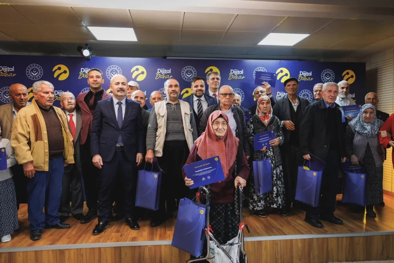 Turkcell'den huzurevlerine dijital dönüşüm: 20. Dijital Bahar Odası açıldı