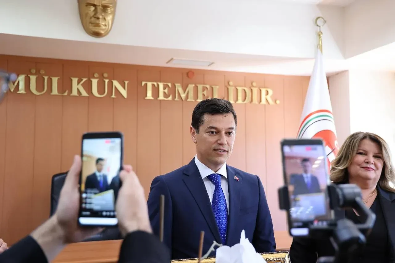 Acar Ünlü kimdir? Polisin üzerine yürüyen Marmaris Belediye Başkanına soruşturma