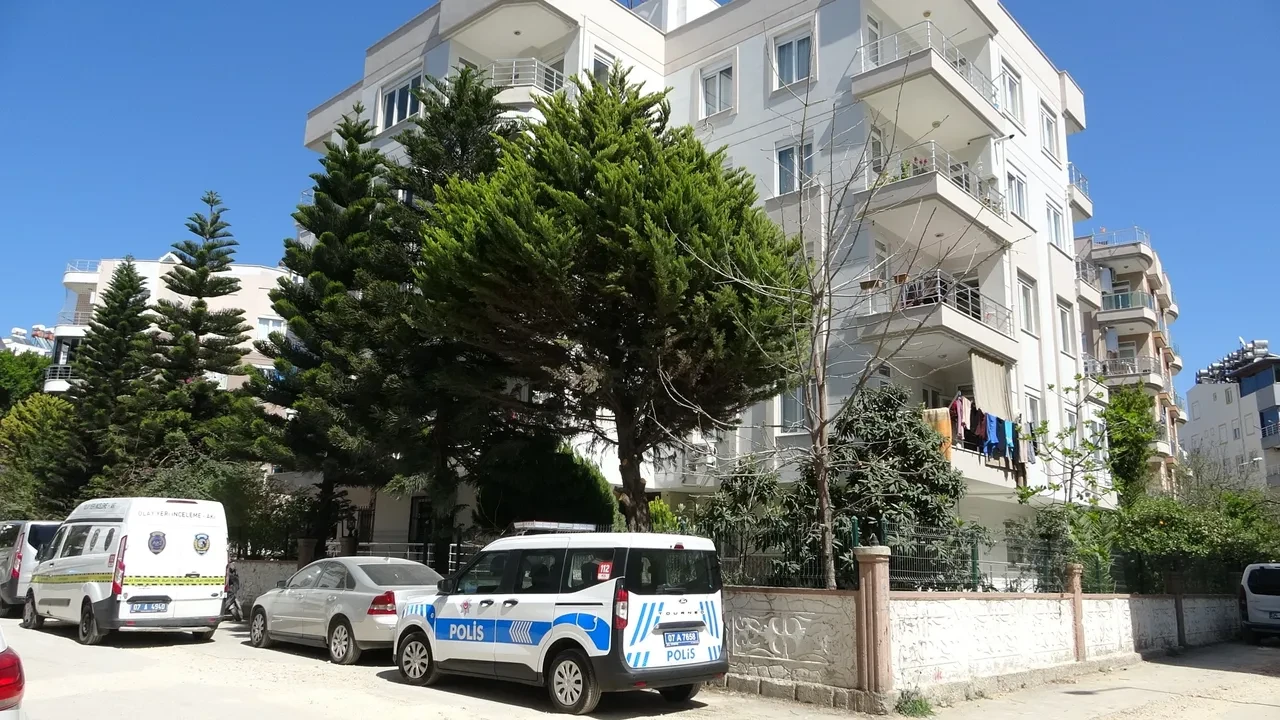 Antalya'da evlat vahşeti! Tartıştığı babasını bıçaklayarak öldürdü! İfadesi şaşkına çevirdi