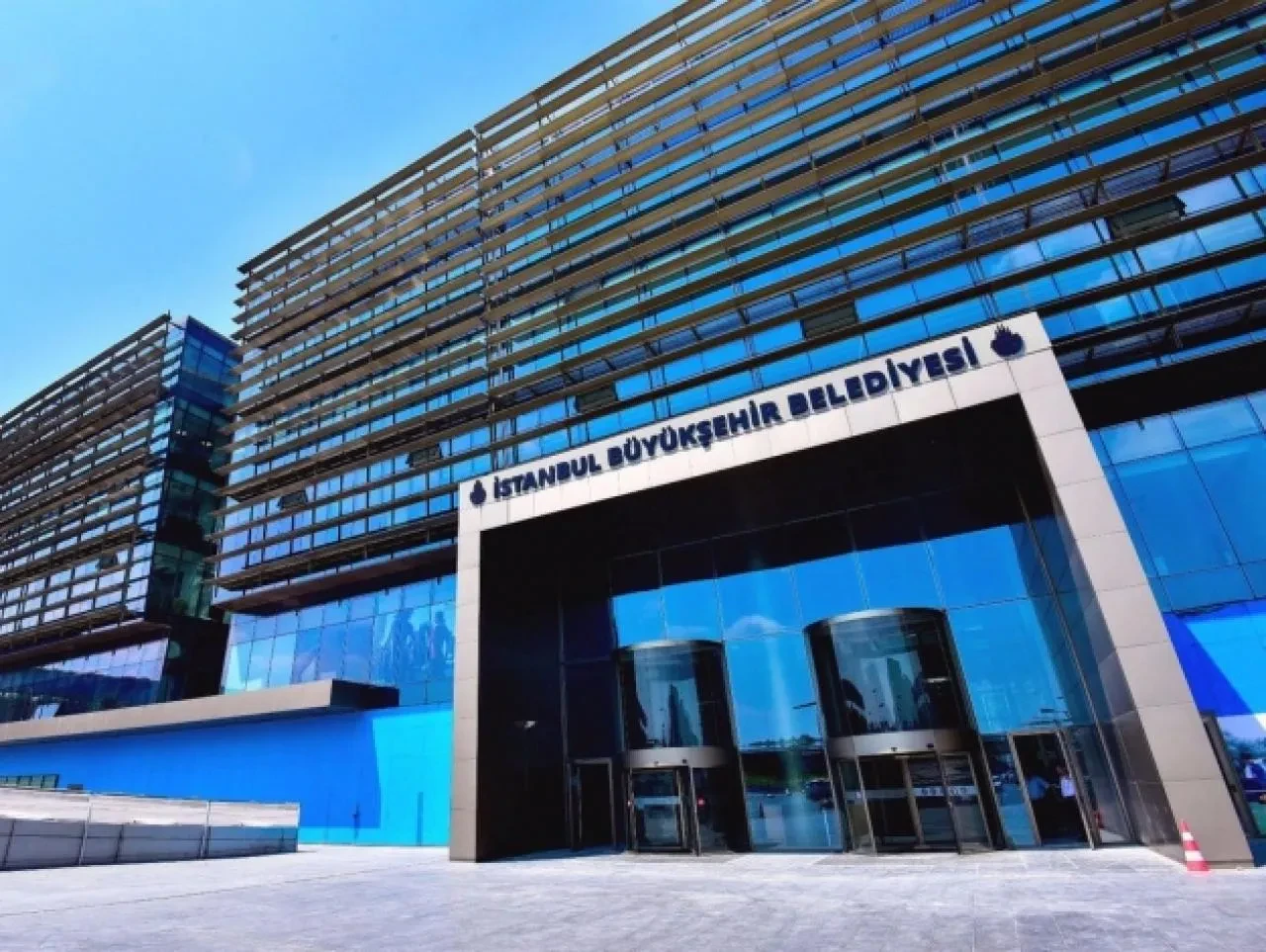 CHP'den kayyum önlemi! Barış Yarkadaş canlı yayında duyurdu: Ekrem İmamoğlu istifa etmeyi düşünüyor