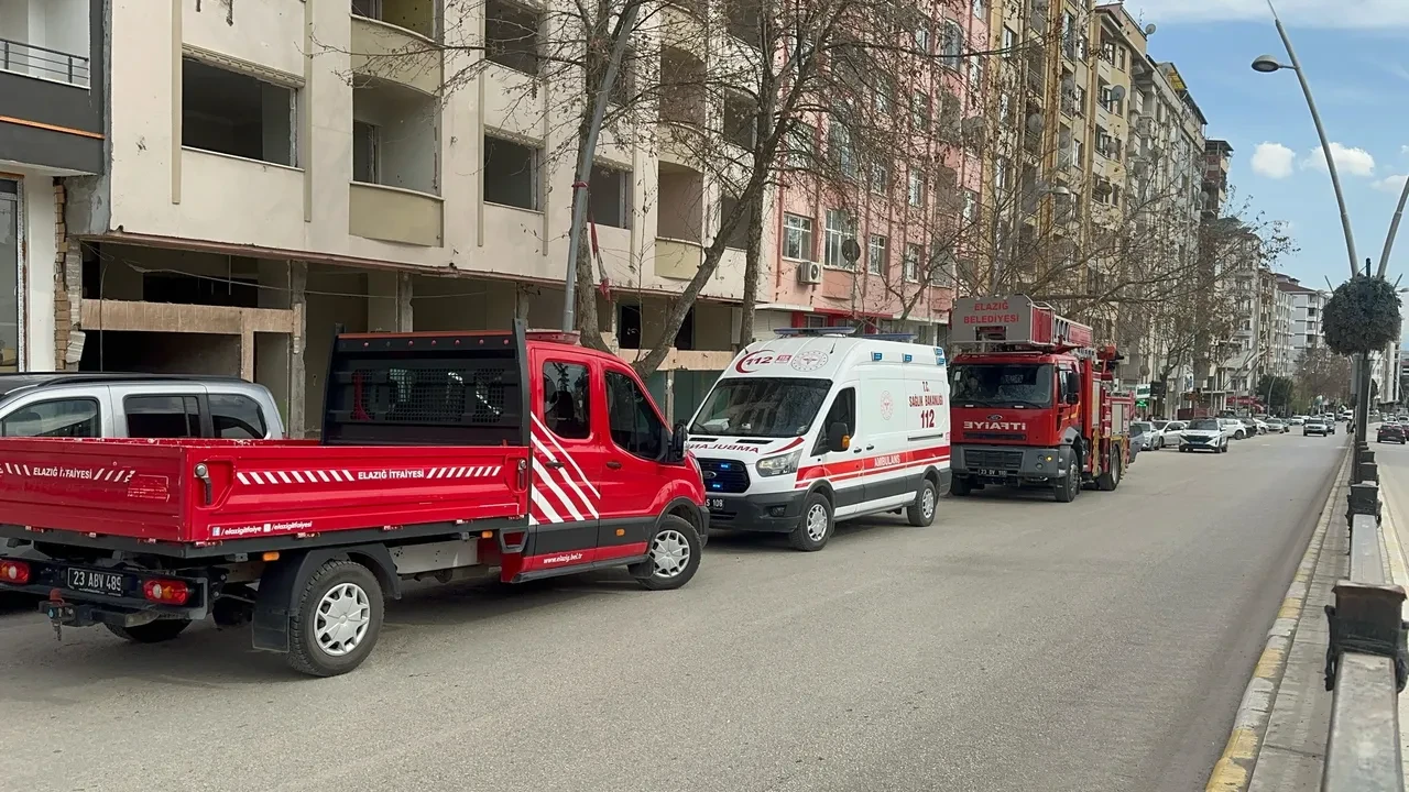 Depremden hasar gören binada intihar girişimi! Son anda ikna edildi
