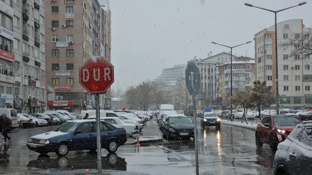 Eğitime kar engeli: Birçok şehirde okullar tatil edildi!
