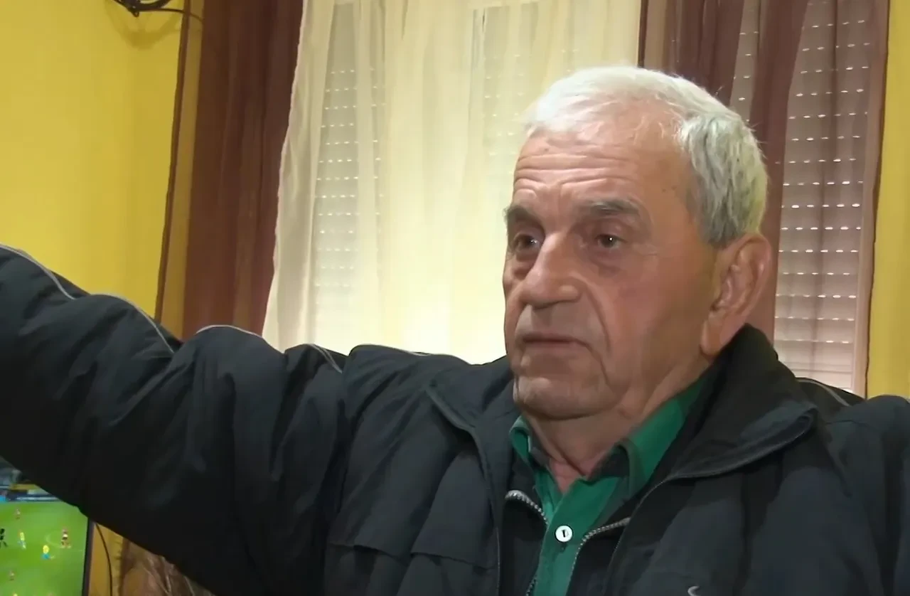 Lig maçında güldüren hata! Hayattaki futbolcuya saygı duruşunda bulundular