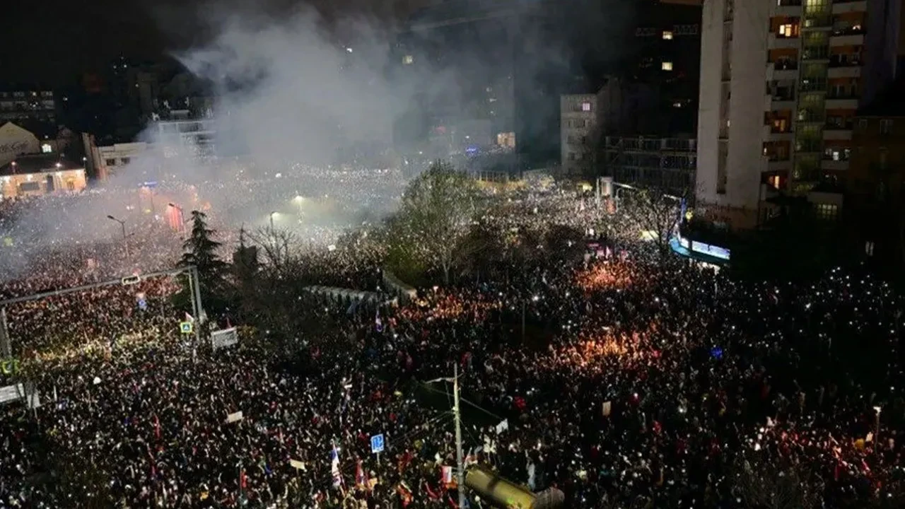 Sırbistan'da hükümet düştü! Başbakan istifa etti