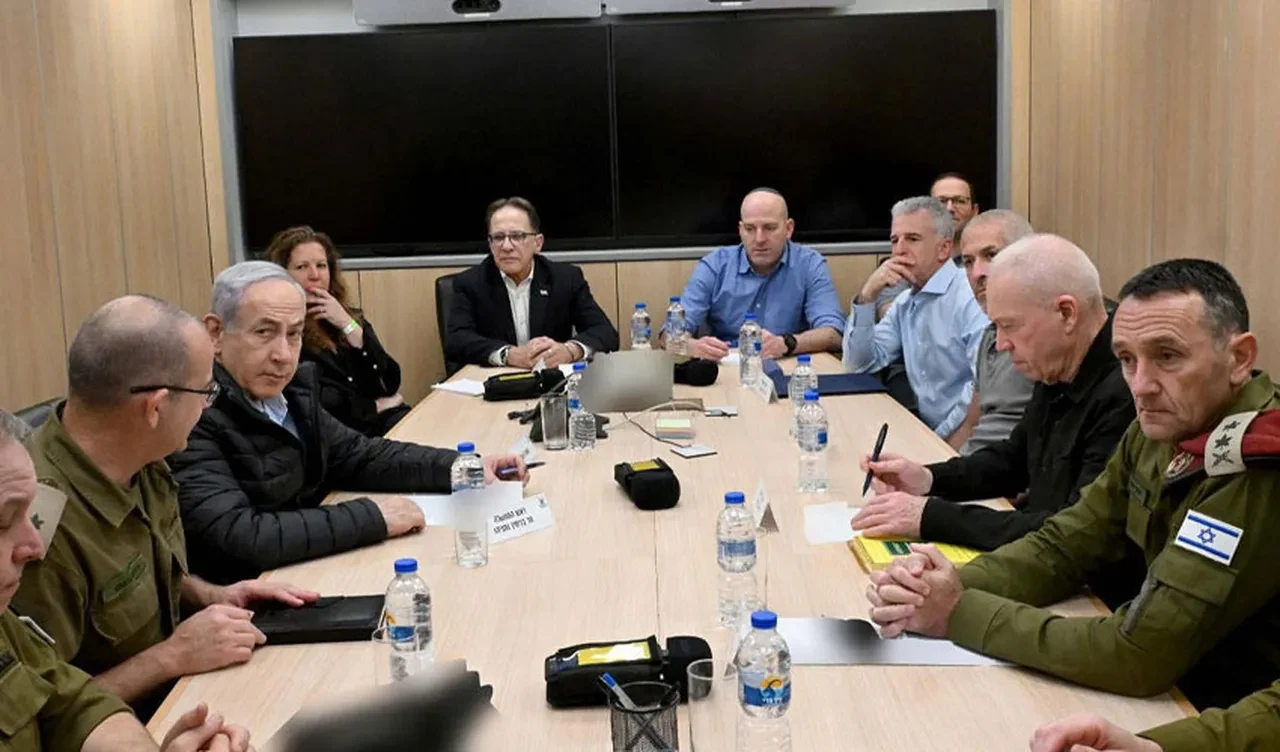 İsrail'den tepki çeken hamle! Gazze'ye insani yardım girişini durdurdu