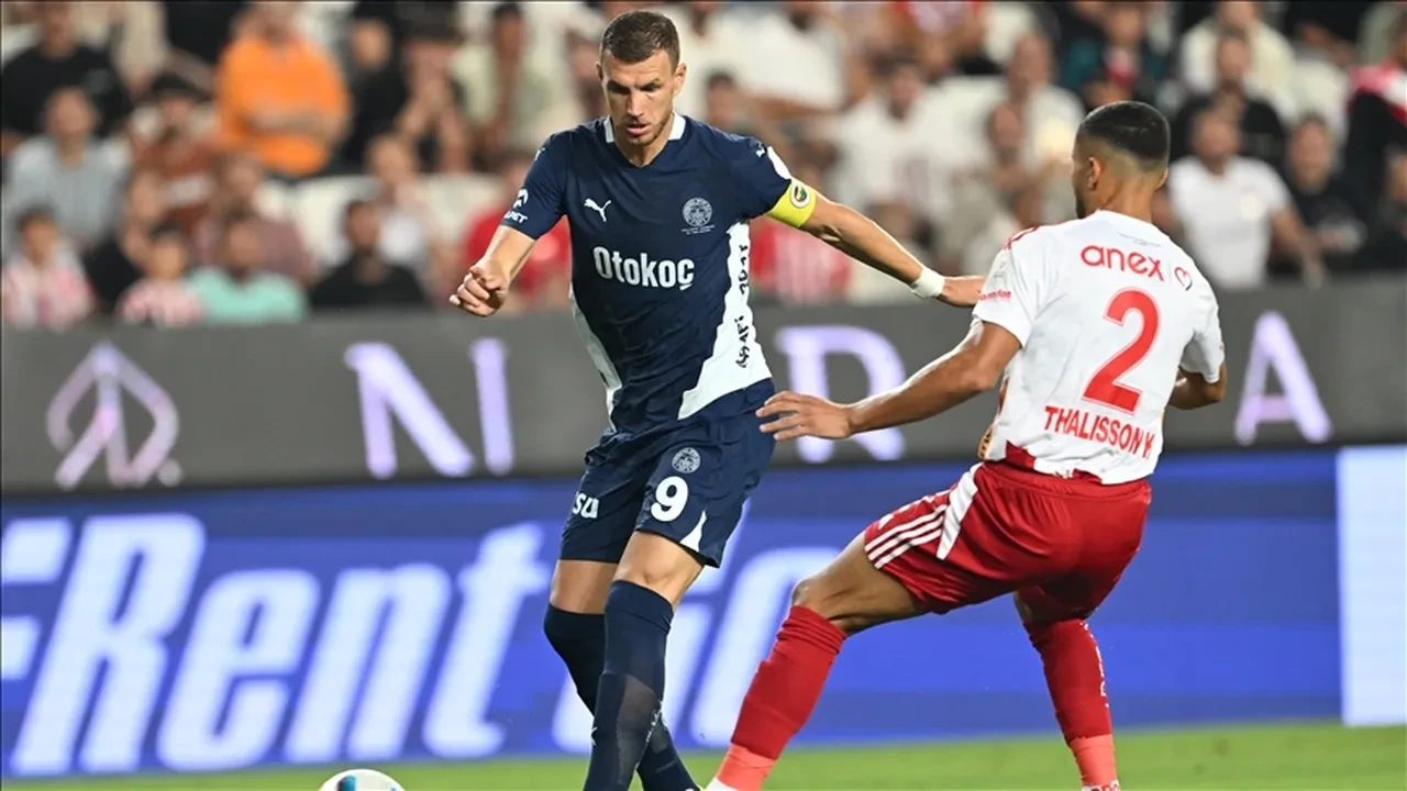 Fenerbahçe Antalyaspor maçında kimler eksik, cezalı, sakat? Fenerbahçe'de sarı kart sınırında olan futbolcular