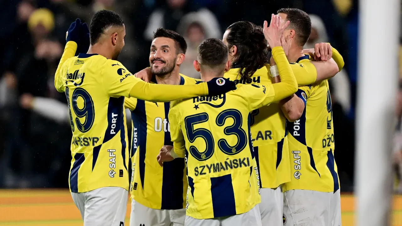 Fenerbahçe Antalyaspor'u 3-0 mağlup etti!