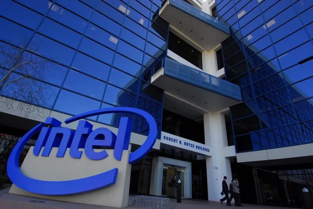 Intel büyük krizde! Çip krizine umut olacak fabrika ertelendi