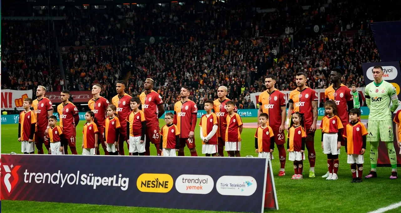 Kasımpaşa Galatasaray maçında kimler eksik, cezalı, sakat? Osimhen'in sarı kart sınırında olup olmadığı gündem oldu