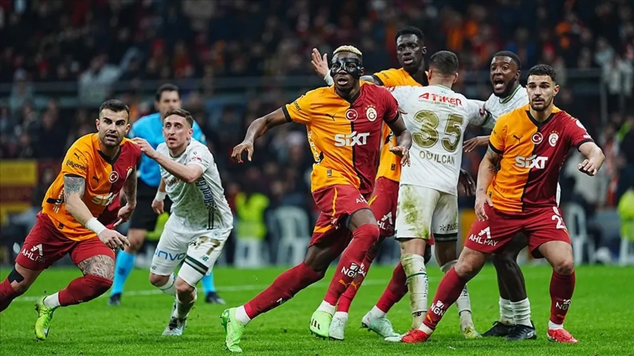 Kasımpaşa Galatasaray maçında kimler eksik, cezalı, sakat? Osimhen'in sarı kart sınırında olup olmadığı gündem oldu