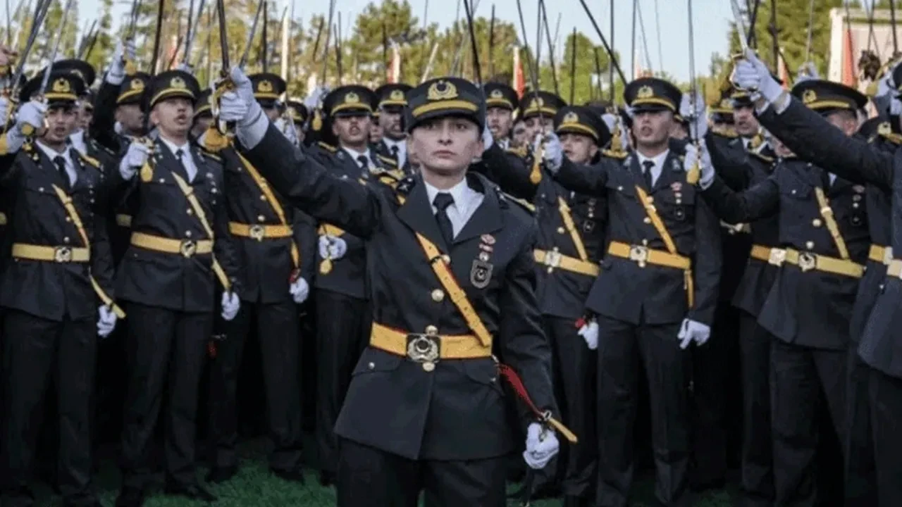 Kılıçlı yeminde teğmenlerin ihracına karşı çıkmıştı! Tuğgeneral Hakan Tutucu emekliliğini istedi