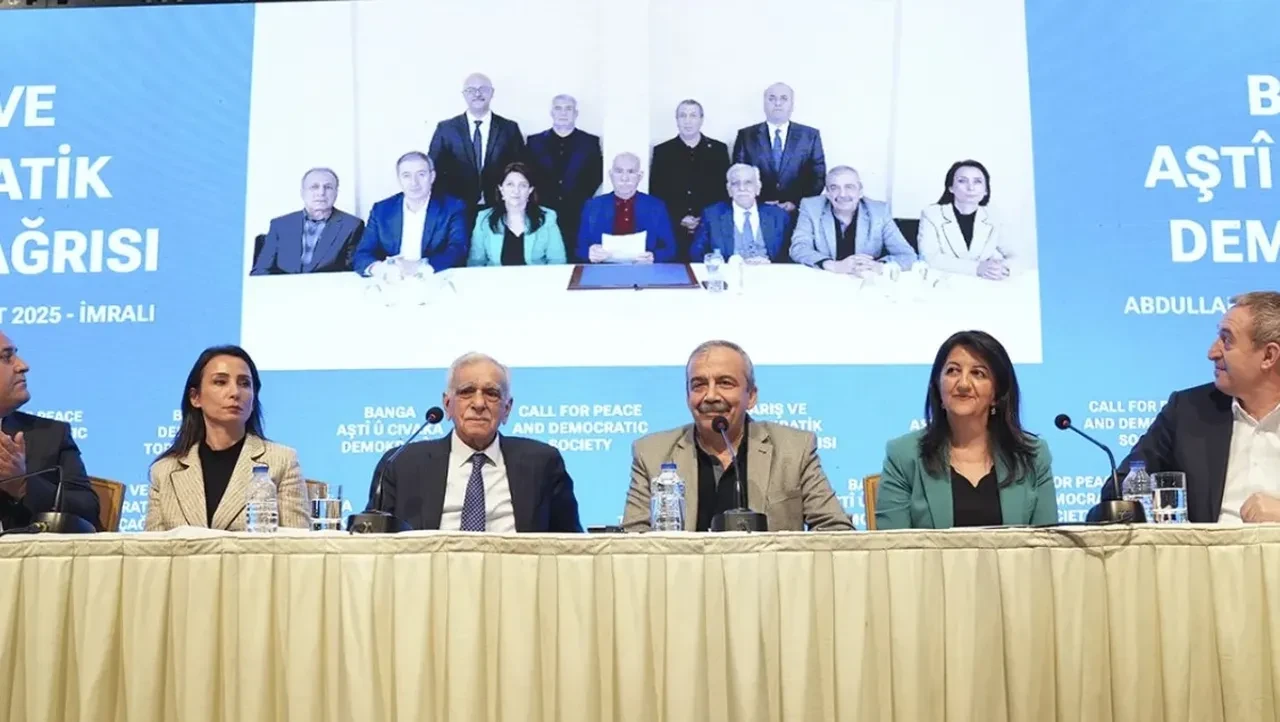 Abdullah Öcalan'dan PKK'ya fesih çağrısı sonrası DEM Parti'den yeni açıklama!