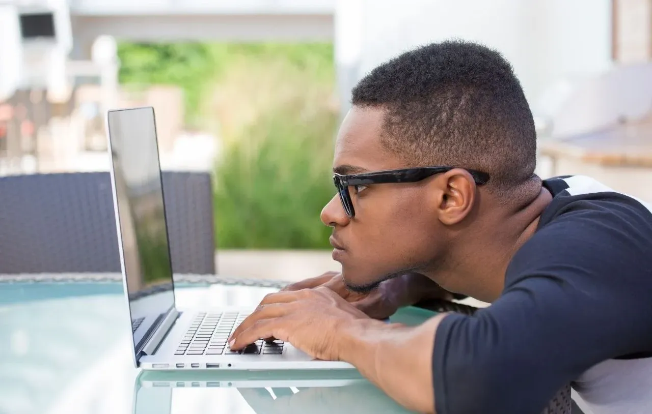 Stalk Nedir, Ne Anlama Gelir? Sosyal Medyada Stalk Yapmak Ne Demek?