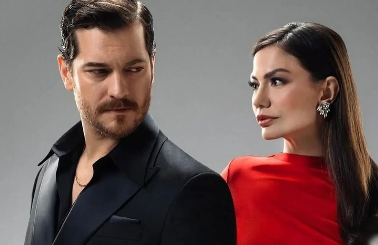 Eşref Rüya sosyal medyayı salladı! Demet Özdemir'in kırmızı elbisesinin fiyatı dudak uçuklattı  