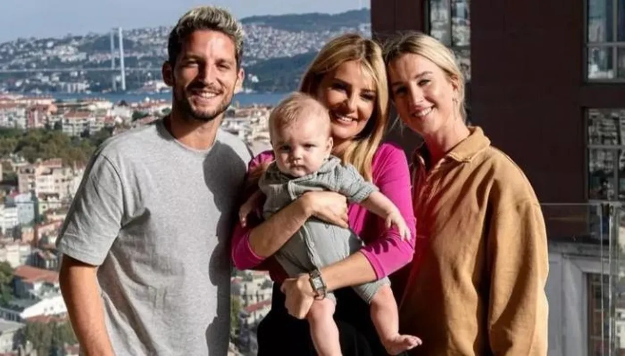 Galatasaray'da sürpriz gelişme! Mertens'i ikilime sokan teklif