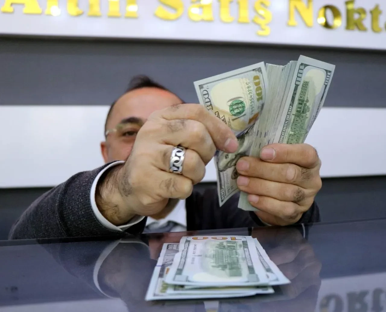 Merkez adım attı: Faruk Erdem'den "döviz aşağı gelecek" uyarısı geldi! Kimse elini ayağını ovuşturmasın
