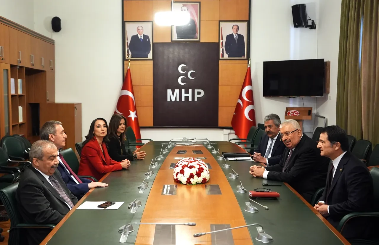 MHP'den bayramlaşma kararı: DEM var, CHP yok