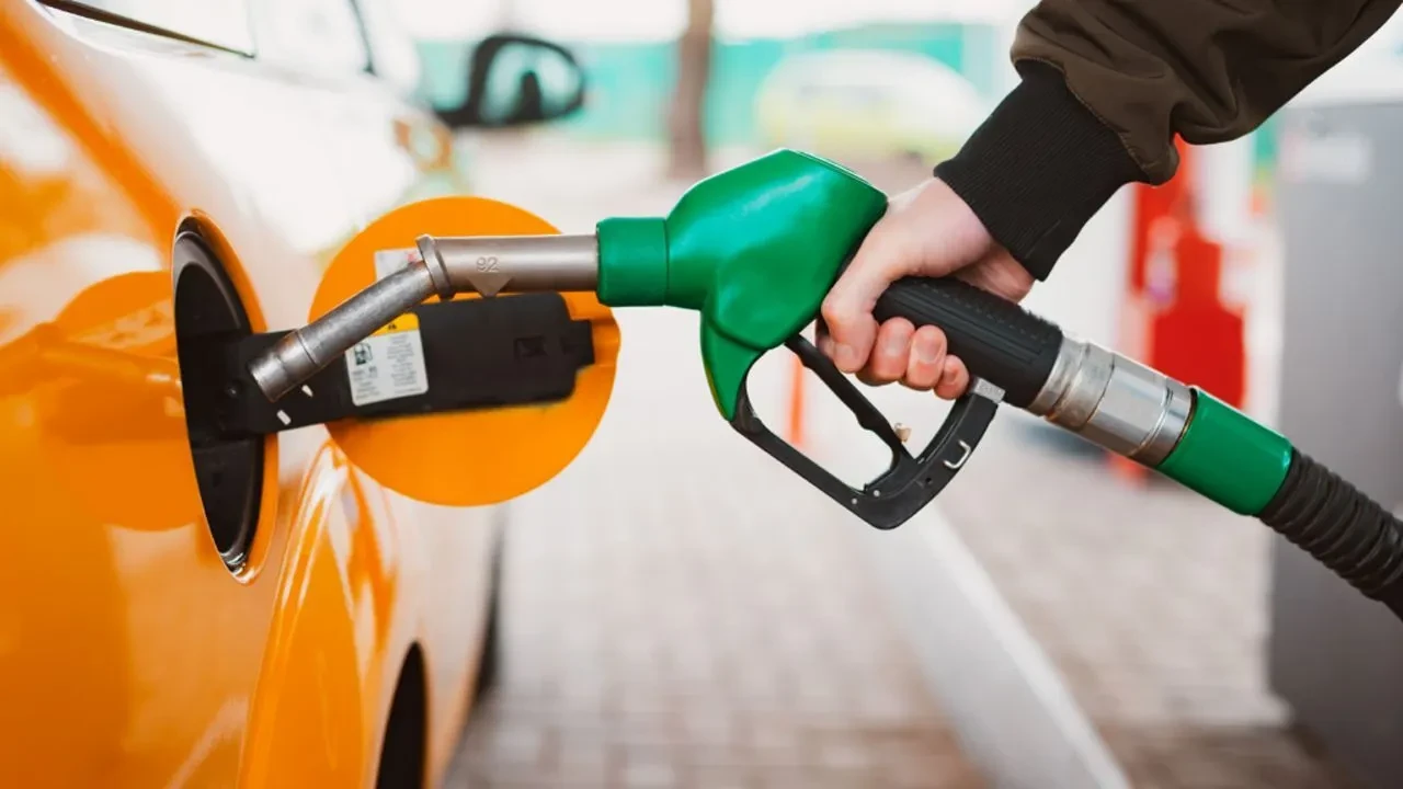 Akaryakıt fiyatlarına üçlü zam şoku! Benzin, motorin, LPG hepsi değişecek