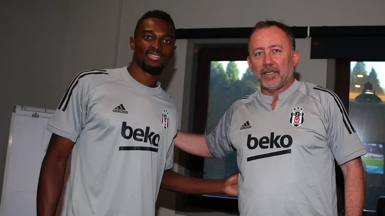 Bernard Mensah Beşiktaş dönemini anlattı! "Sergen Yalçın çok şey yaptı"