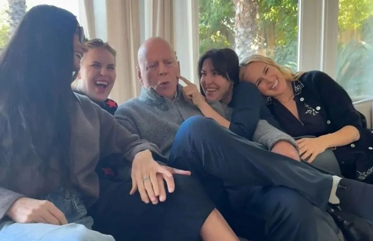 Bruce Willis'in son hali ortaya çıktı! Demi Moore eski eşini hiç yalnız bırakmıyor