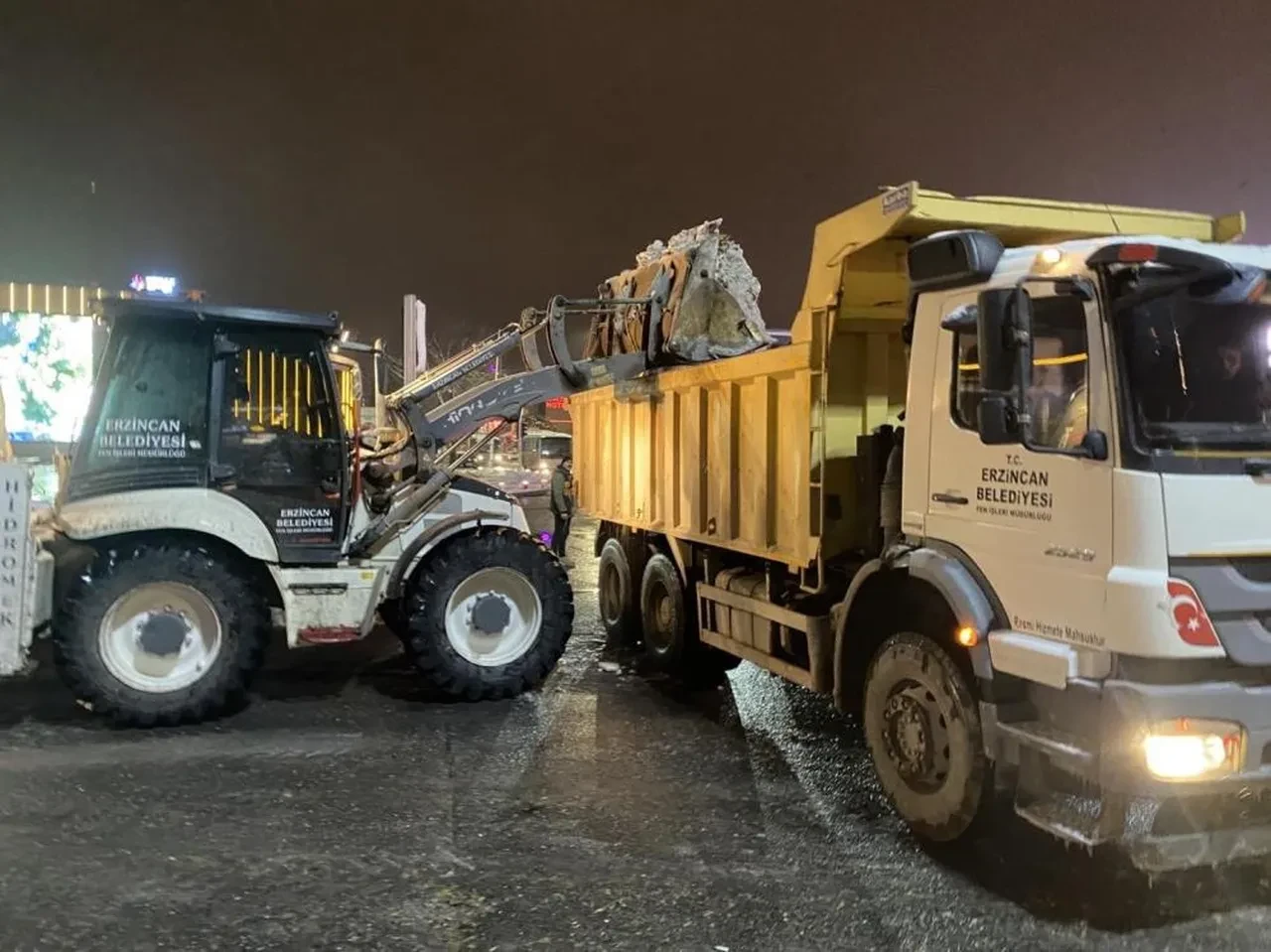 Kar yağışı etkisini artırdı: Birçok şehirde okullar tatil edildi