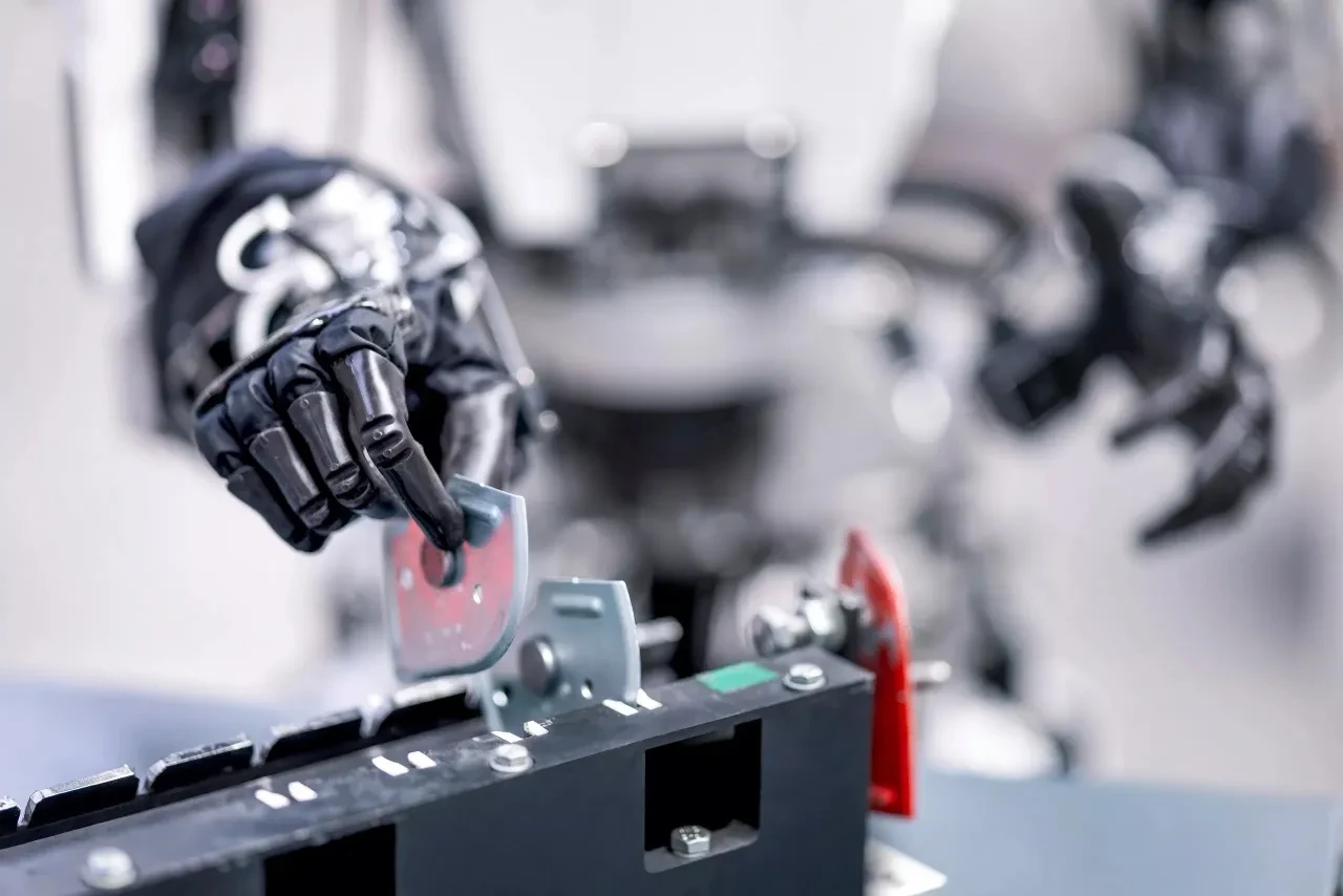 Mercedes, Berlin fabrikasında insansı robotlara geçiş yaptı