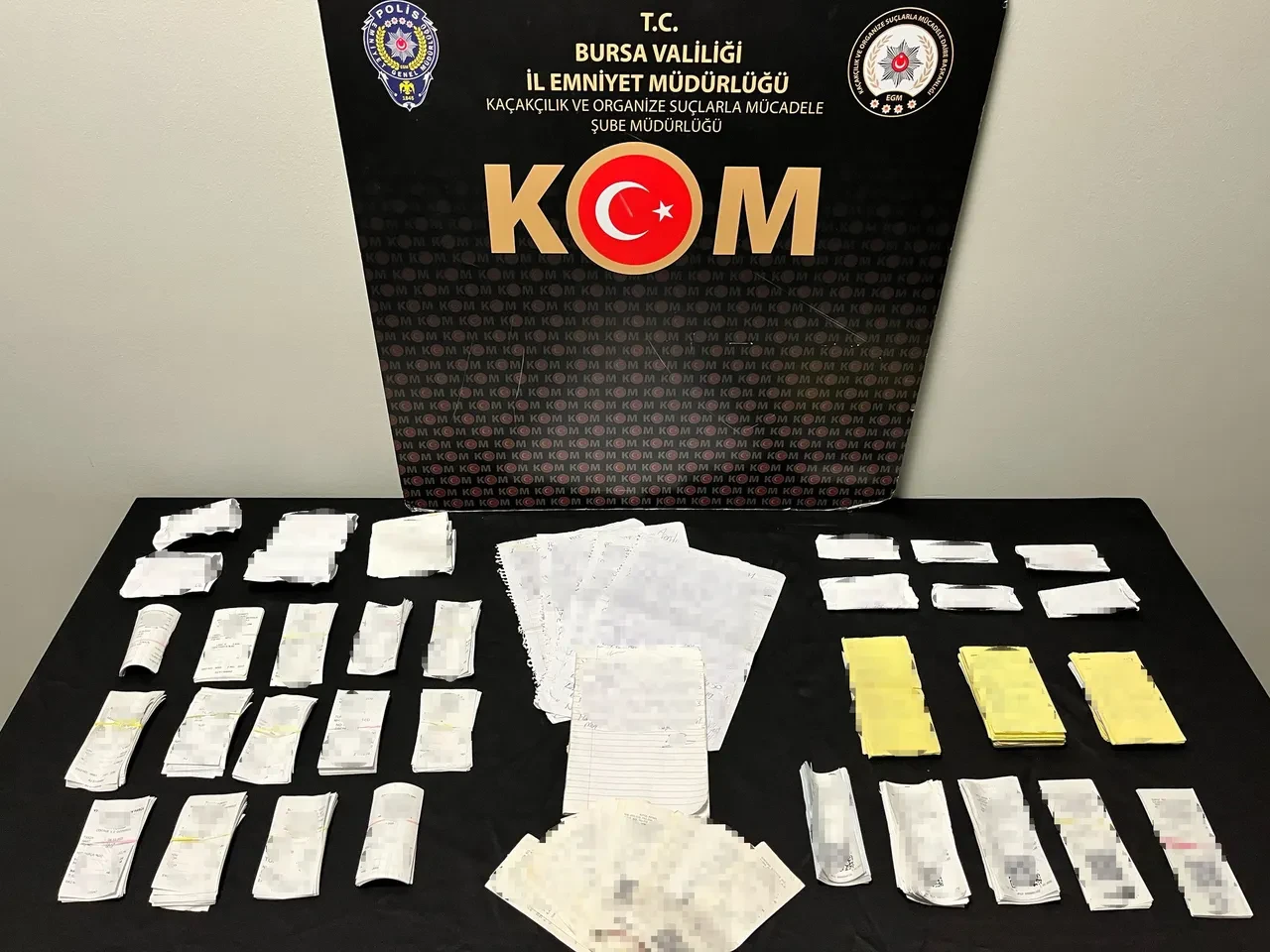 Piyasa değeri 35 milyon lira! Sahte akaryakıt fişi düzenliyorlardı! Kıskıvrak yakalandılar