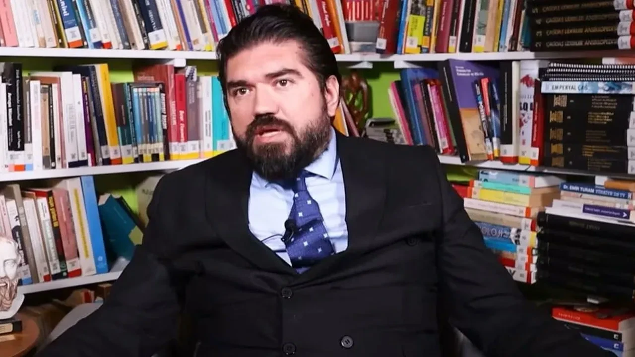 Rasim Ozan Kütahyalı'dan Ekrem İmamoğlu iddiası: Hapiste kalacağı süreyi bile açıkladı