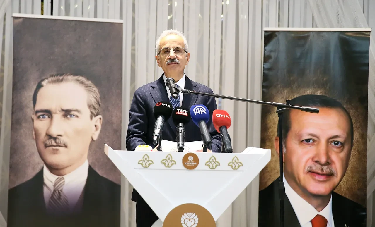 Ulaştırma ve Altyapı Bakanı Abdulkadir Uraloğlu duyurdu: Malatya-Akdeniz arası hızlı tren hattı