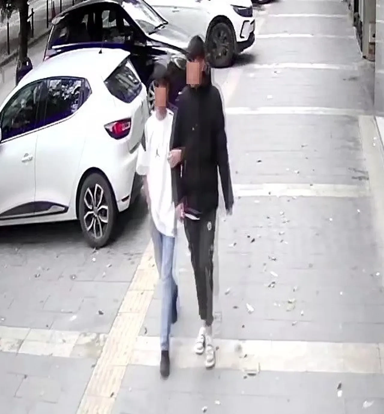 Adana'da korkunç olay! 4 kişiyi gasp edip 2 öğrenciyi bıçakladılar