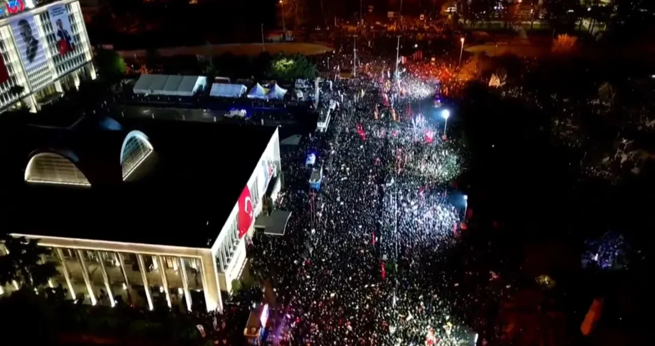 İBB soruşturmasında 56 gözaltı daha! Yapılan arama sırasında uyuşturucu bulundu