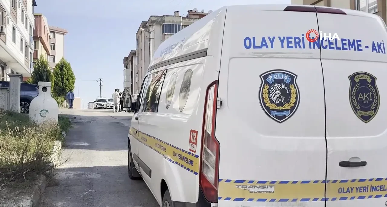 Komşuların silahlı ve sopalı park kavgasında ortalık savaş alanına döndü: Ölü ve yaralılar var!