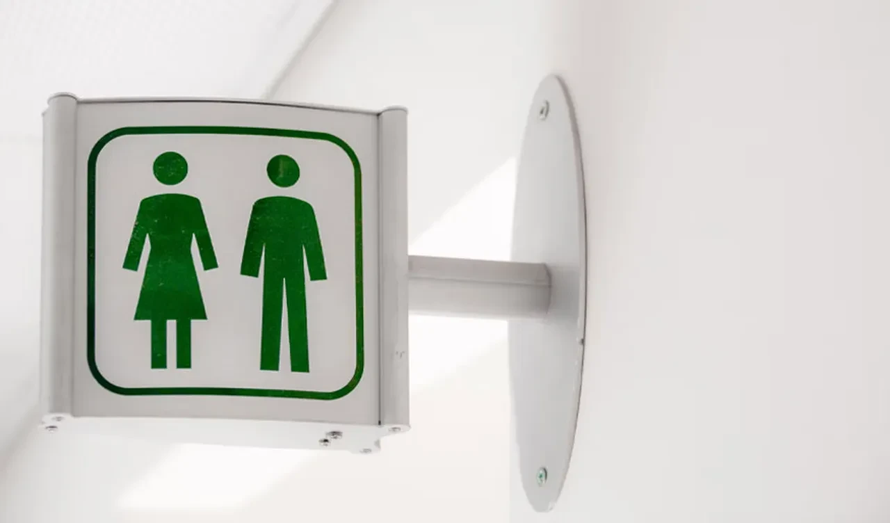 Köpeği uçağa kabul edilmeyince dehşet saçtı! Tuvalette boğarak öldürdü