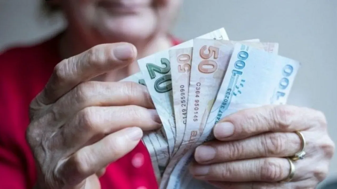 Meclis kapandı, olan emekliye oldu! Bayram ikramiyesi için yeni formül ortaya çıktı