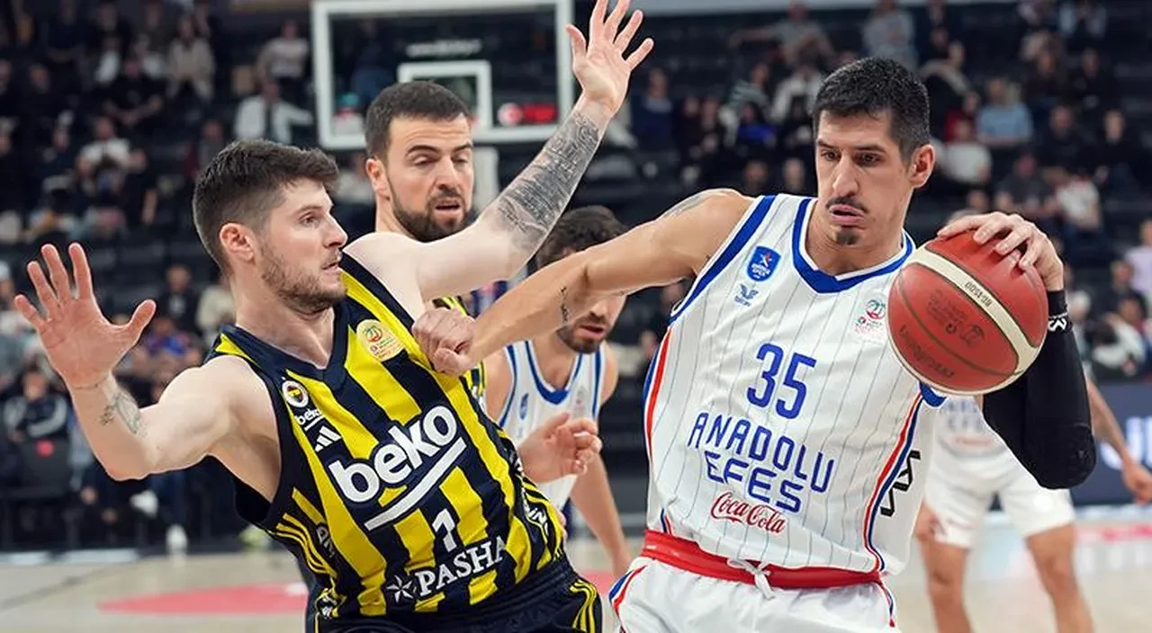 Anadolu Efes Fenerbahçe maçı kaç kaç bitti? Potada kıran kırana mücadele