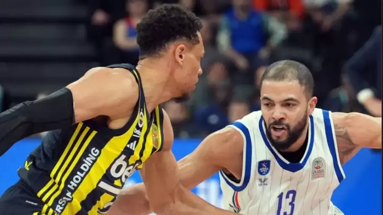 Anadolu Efes Fenerbahçe maçı kaç kaç bitti? Potada kıran kırana mücadele