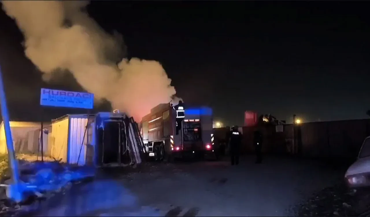 Bursa’da yangın! Geri dönüşüm tesisi alevlere teslim oldu